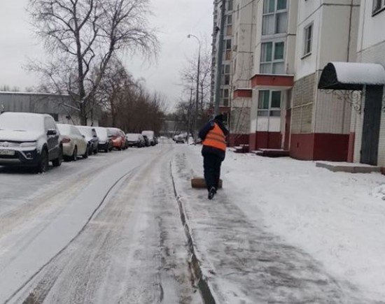 Строительный вагончик убрали с дворовой территории на улице Винокурова