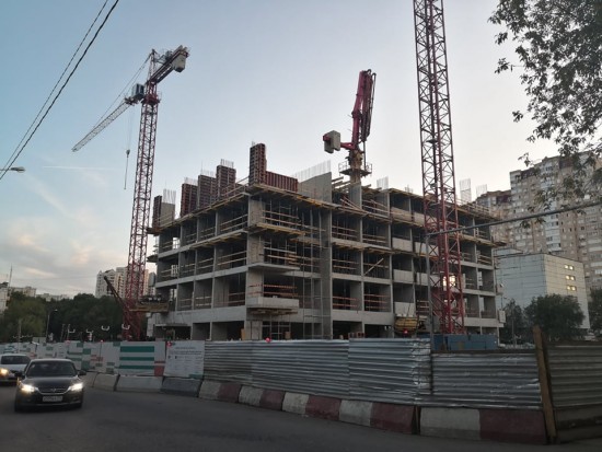 В Академическом районе идет строительство жилого комплекса по программе реновации