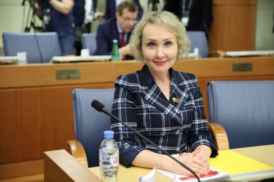 Депутат МГД Самышина: Москвичам необходимо сделать осенью прививки против гриппа