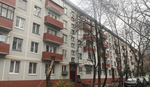 В ходе капремонта в доме на Новочеремушкинской отремонтировали балконы и входные группы