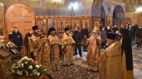 В день памяти Димитрия Солунского в храме Живоначальной Троицы прошли праздничные Богослужения