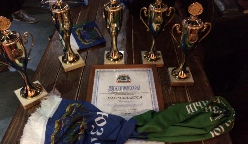 Команда Академического района завоевала серебро в турнире по боулингу «Московское долголетие»