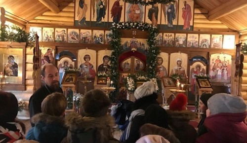 Школьники из Черемушек узнали историю Рождества в храме святой равноапостольной Нины