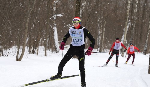 Серебро и бронзу завоевали жители Академического района в окружном этапе гонки "Лыжня России 2021"