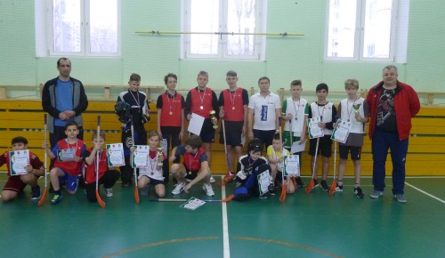 Спортсмены сразились в турнире по флорболу в Черемушках