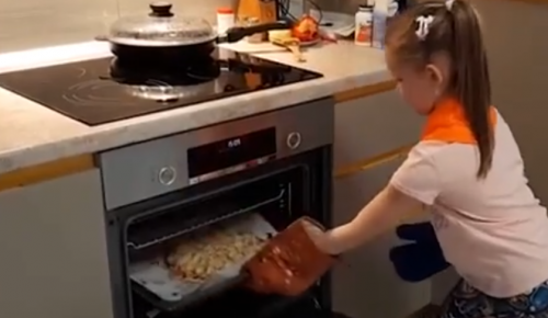 Во время домашнего обучения Скауты Москвы из «Меридиана» приготовили пиццу