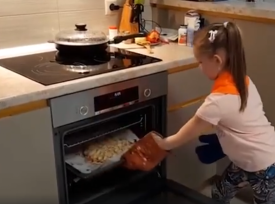 Во время домашнего обучения Скауты Москвы из «Меридиана» приготовили пиццу