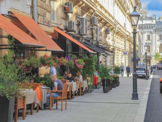 Летние кафе в Москве откроются 15 июня