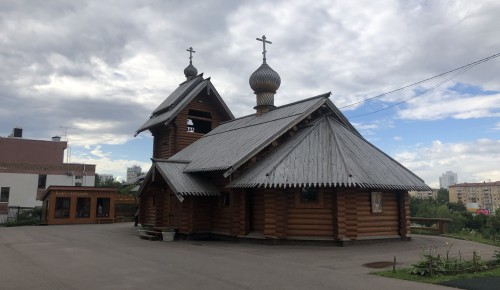 Акция по сбору канцтоваров проходит в храме Святой равноапостольной Нины в Черемушках