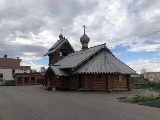 Акция по сбору канцтоваров проходит в храме Святой равноапостольной Нины в Черемушках