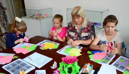 Школьники района Черёмушки приглашаются на интересные игры и мастер-классы 