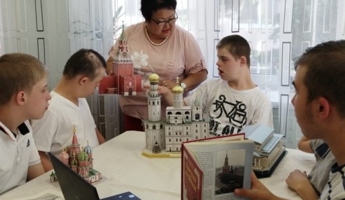 Воспитанники «Юноны» совершили интерактивное путешествие по Москве
