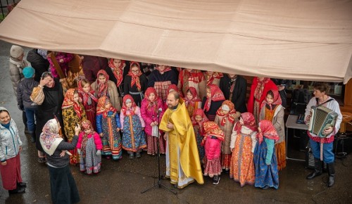 Покровский праздник народных ремесел прошел в храме Святой равноапостольной Нины в Черемушках