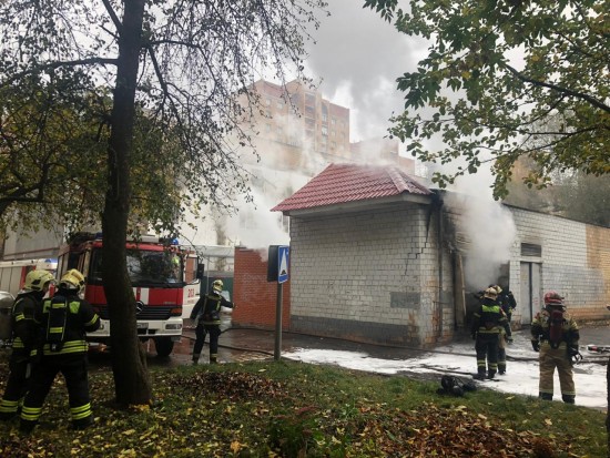 На улице Гарибальди в Черемушках ликвидировали пожар в трансформаторной будке