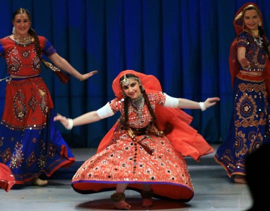 Досуговый центр «Хорошее настроение» представил новые онлайн уроки по индийским танцам