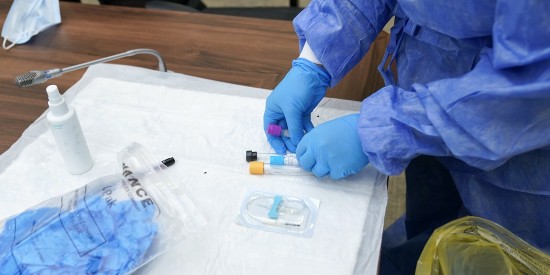 Москвичи смогут узнать результаты теста на коронавирус по смс
