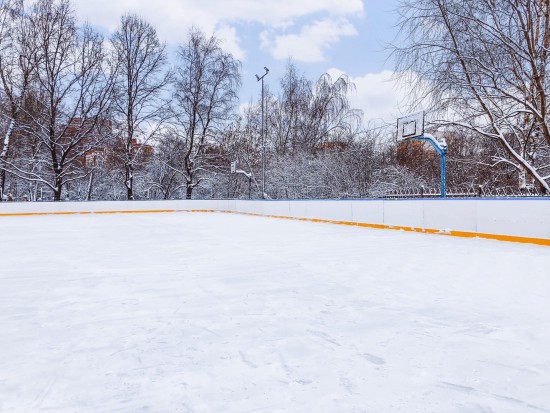 В Воронцовском парке открылся каток с искусственным льдом