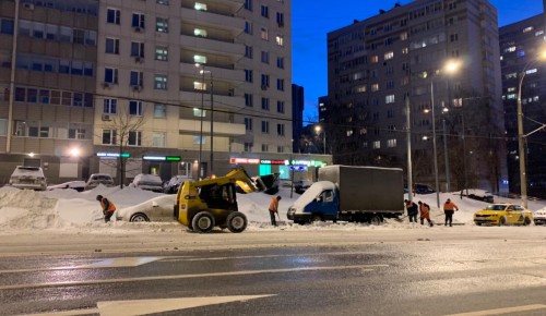 В Черемушках бригады коммунальщиков устраняют последствия непогоды