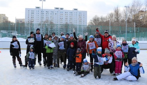 В Черемушках состоялись соревнования по конькобежному спорту «Лёд надежды нашей 2021»