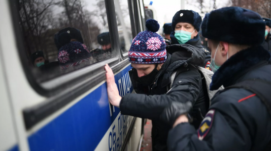 На Пушкинской площади начались провокации против полиции