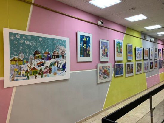 Во Дворце пионеров проходит выставка работ юных художников «Зимние фантазии»