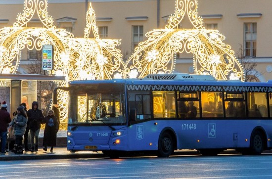 Городской транспорт в Рождественскую ночь изменит режим работы