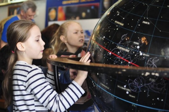 Столичные школьники посетили планетарий Московского дворца пионеров 