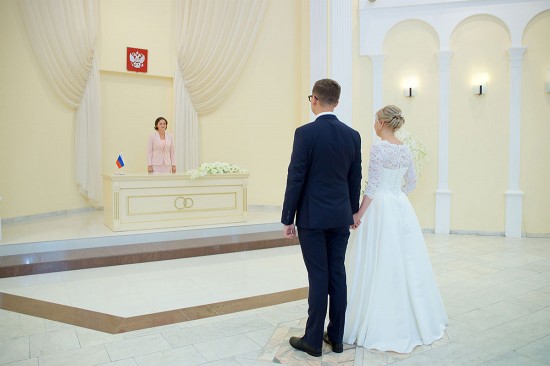 В Москве молодожены смогут зарегистрировать брак в День России