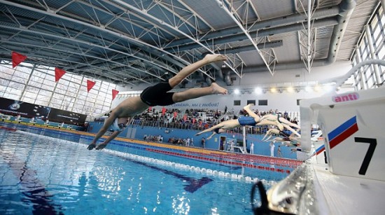 Спортсмены с Воробьёвых гор успешно выступили на соревнованиях по плаванию 