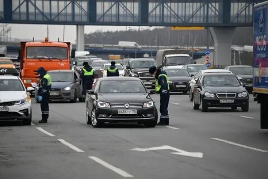 В столице за сутки оформлено 3,2 млн пропусков для поездок по городу