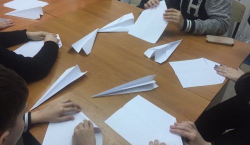 Дворец пионеров приглашает на мастер-класс по изготовлению бумажных самолётиков