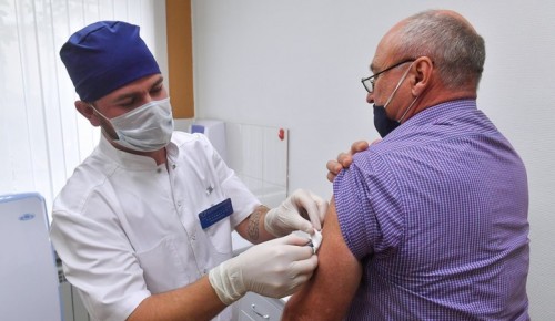 Около 25 тыс москвичей записались на исследование вакцины от COVID-19