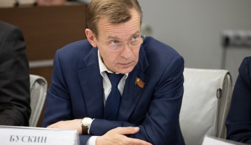  Депутат МГД Игорь Бускин отметил уникальность действующей в Москве системы центрального отопления