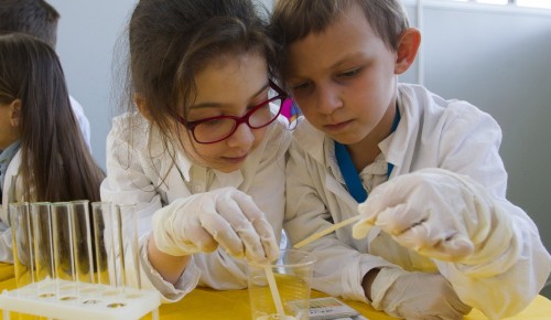 19 октября во Дворце пионеров завершилась интерактивная научно-познавательная программа «Наука – детям, дети – науке»