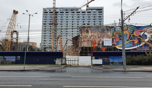 Снос здания отеля «Корстон» на улице Косыгина завершится до конца года