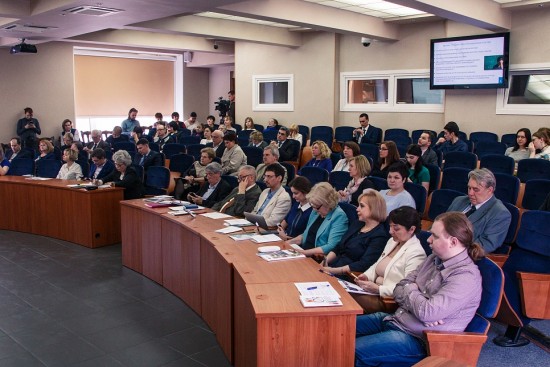 Сотрудники Губкинского университета приняли участие в круглом столе на тему "Человеческий потенциал Арктического региона"