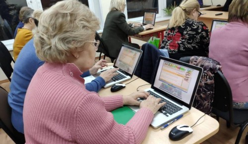 Онлайн-занятия "Московского долголетия" пользуются популярностью у пенсионеров Гагаринского района