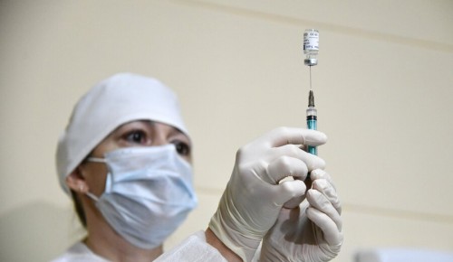 Худрук «Геликон-Оперы» предложил открыть в театре пункт вакцинации