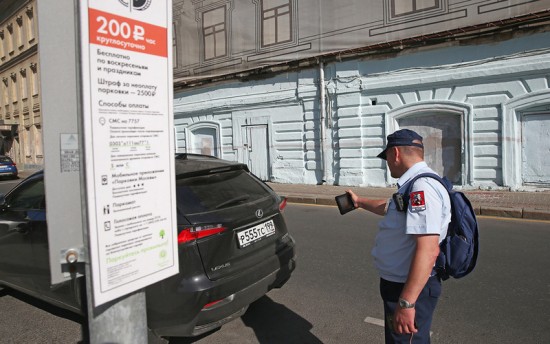 Волонтеры Гагаринского района смогут бесплатно парковаться в Москве после праздников 