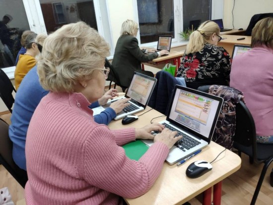 Онлайн-занятия "Московского долголетия" пользуются популярностью у пенсионеров Гагаринского района