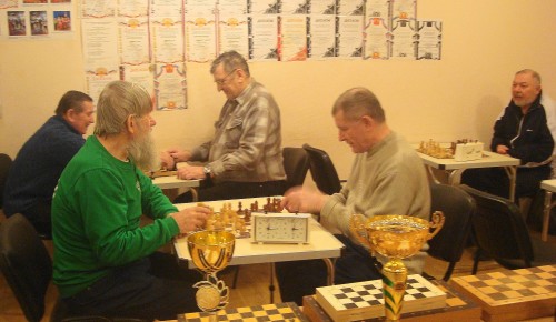 Представители старшего поколения встретились за шахматным столом в районе Коньково