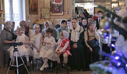 Детский рождественский праздник состоялся в Конькове