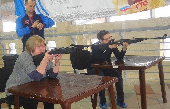 Пенсионерка из Конькова стала третьей на окружных соревнованиях по стрельбе