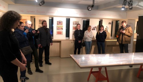 В центре идентичности работает выставка Аллы Мировской, посвященная району Коньково