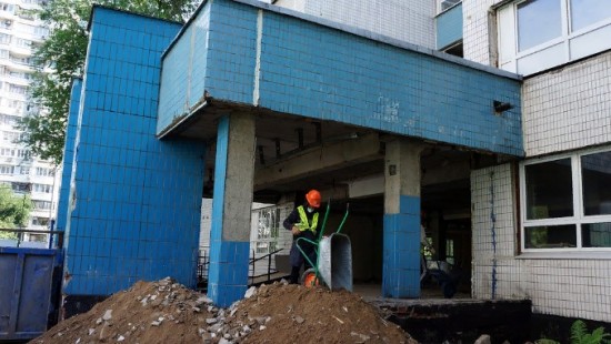 Капитальный ремонт поликлиники в районе Коньково идет с опережением сроков