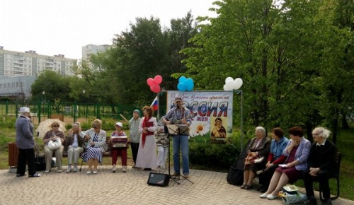 Члены ЛИТО «Радуга» выступят в Яблоневом саду