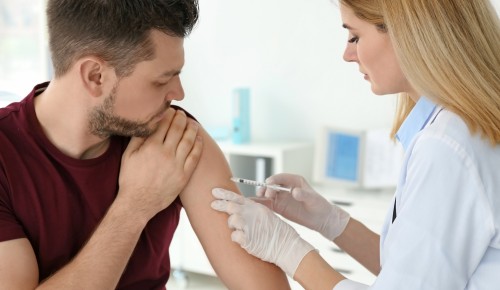 Эксперт назвал вакцинацию самым эффективным способом защиты от гриппа и его осложнений