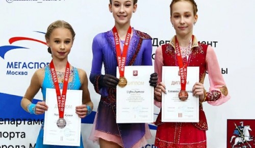 Фигуристка Софья Акатьева одержала уверенную победу на соревнованиях среди юниорок