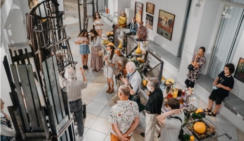 В галерее «Беляево» открывается выставка «Сопряжение фактур. Гобелен и стекло»