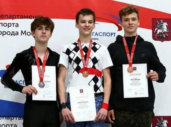 Школьник из Конькова победил на первенстве Москвы по фигурному катанию среди юниоров